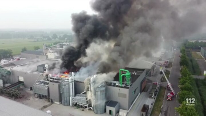 Grote brand bij Houtverwerkingsbedrijf in Venray