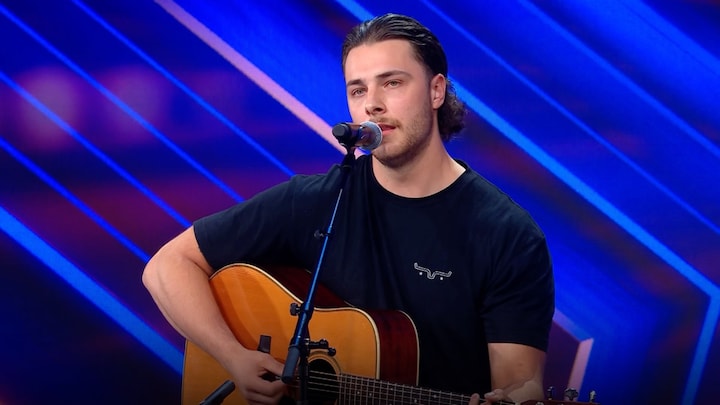 Koen zingt Southside of Heaven en verrast jury met countrynummer: ‘Prachtig stemgeluid’