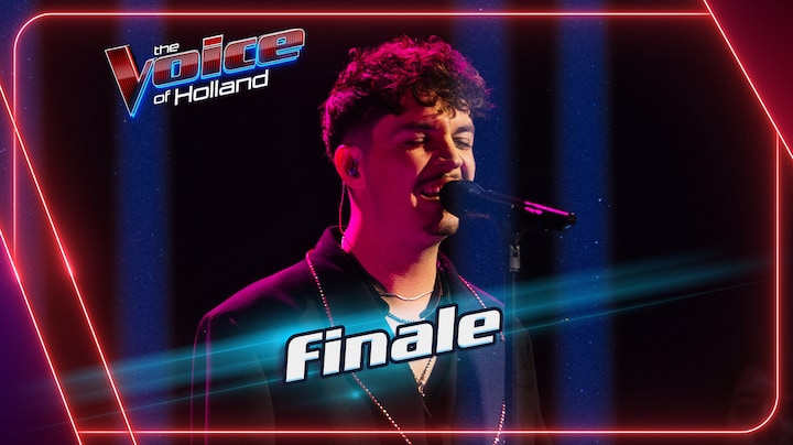 Ruben Hillen zingt ‘Sign Of The Times’ tijdens de Finale