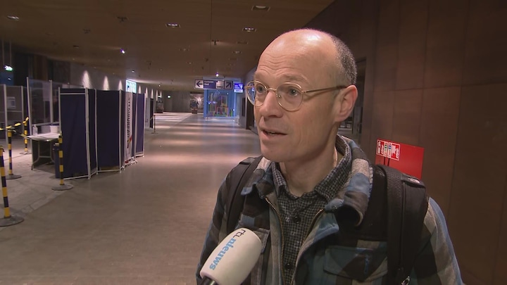 Eerste stemmers bij stembureau in Breda: 'Belangrijk thema? Stikstof'
