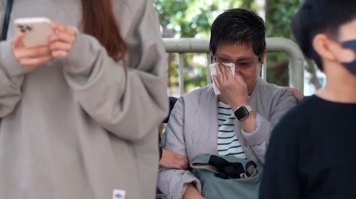 Emoties bij identificatiecentrum Hongkong: 'Misschien herken ik mijn vader'