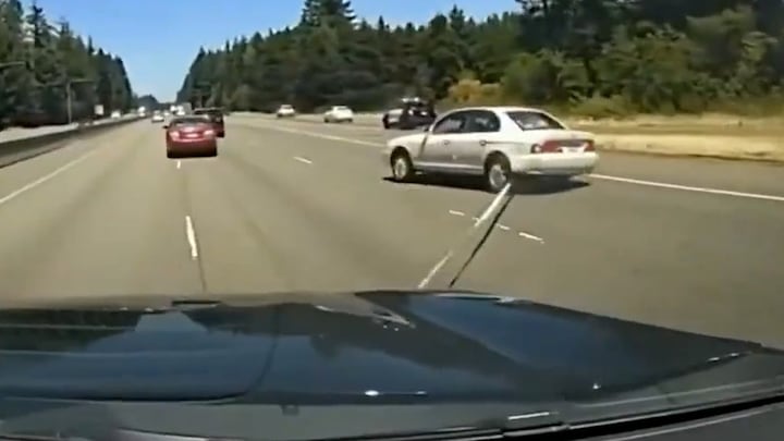 Politie VS stopt wilde achtervolging van autodief met speciale grijper