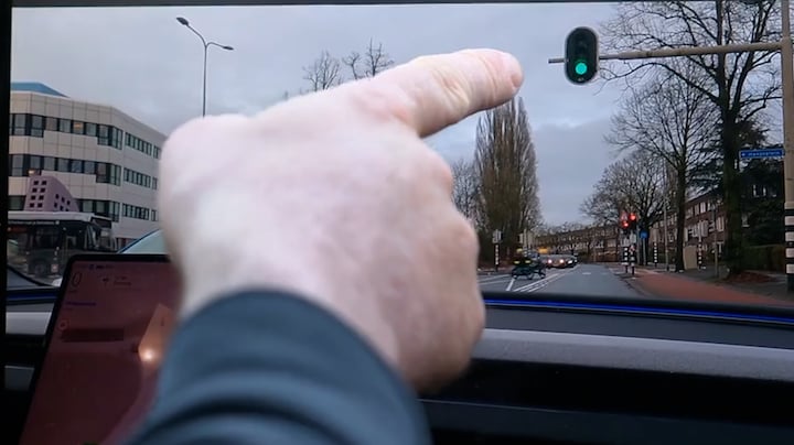 Richard testte zelfrijdende functies van Tesla: 'Indrukwekkend'