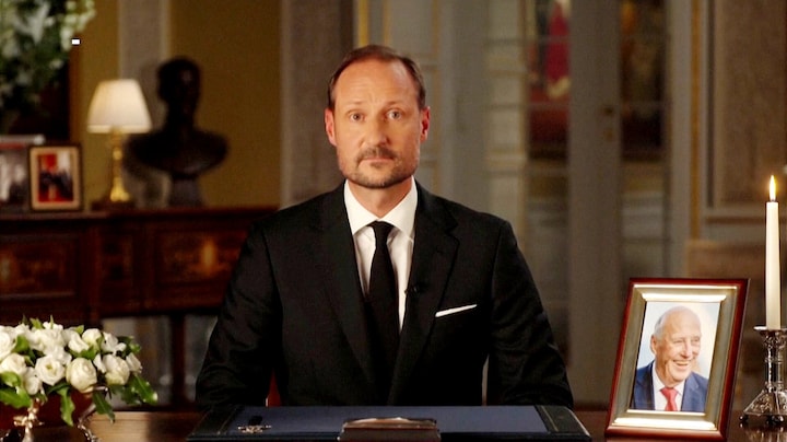 Nieuwe koning Noorwegen houdt eerste speech en schiet vol 