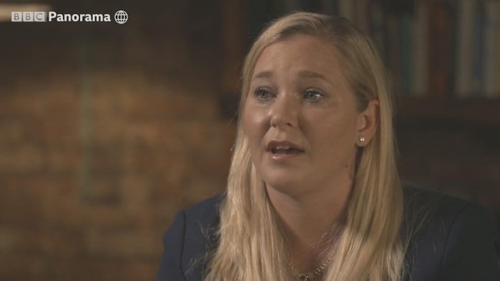 Virginia Roberts: 'Ik moest prins Andrew tevreden houden'