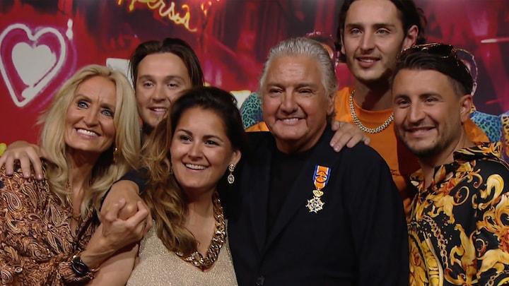 Familie René Froger in tranen bij onderscheiding: 'Helemaal sprakeloos'