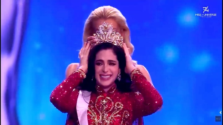 Miss Mexico gekroond tot Miss Universe nadat directeur haar had beledigd