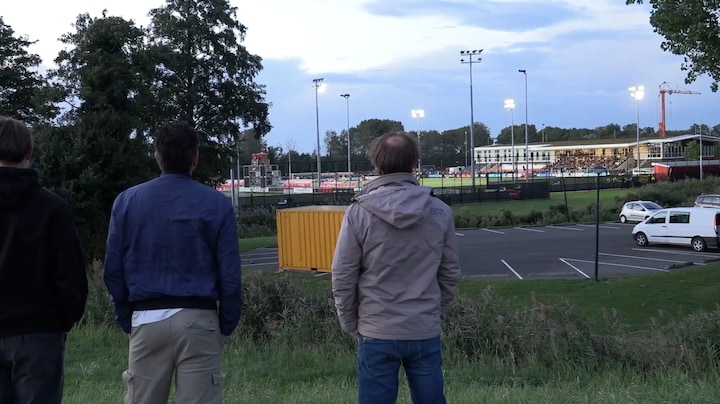 Eerste duel Vitesse uitverkocht: fans kijken buiten stadion mee