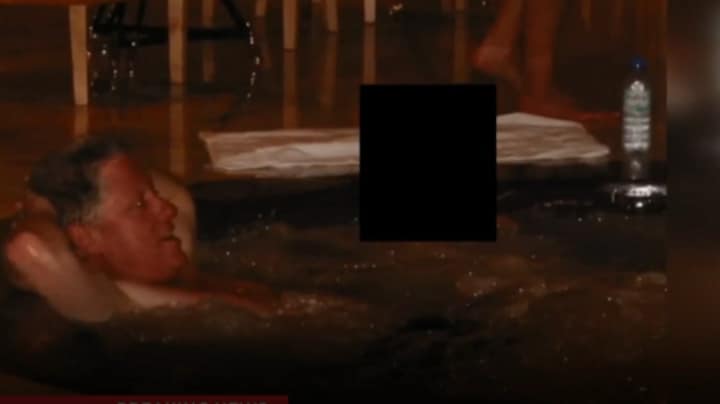 Bill Clinton valt op in Epstein-files met foto in jacuzzi: 'Zo zielig voor Hillary Clinton'