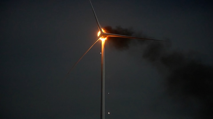 Brand op 130 meter hoogte: windmolen niet te blussen