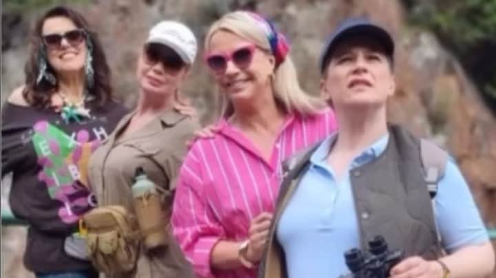 Tjitske Reidinga laat zien hoe gezellig het was met Gooische Vrouwen in Frankrijk