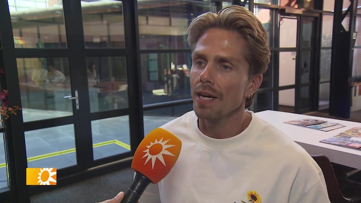 André Hazes glundert om kleine Dré in realityserie: 'Trots op hem'