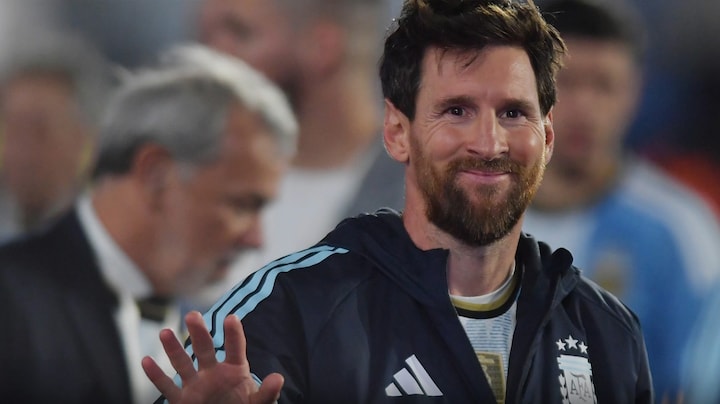 Lionel Messi neemt onder luid applaus afscheid van Argentijns elftal