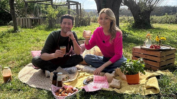 Lente picknickmand met pan bagnat, gazpacho van tomaat én madeleines