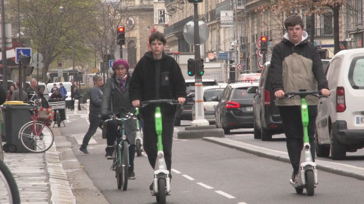 Parijs houdt referendum over elektrische stepjes: 'Te veel ongelukken'