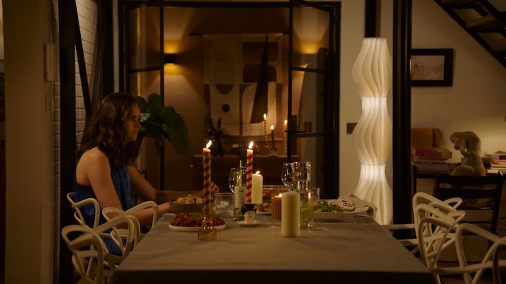 Nina is woedend als Bing haar laat zitten 