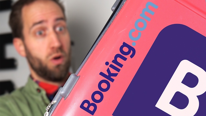 Thumbnail for article: Booking: van onze trots naar nationale schaamte?