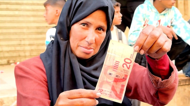 Manal repareert bankbiljetten in Gaza, een nieuw beroep