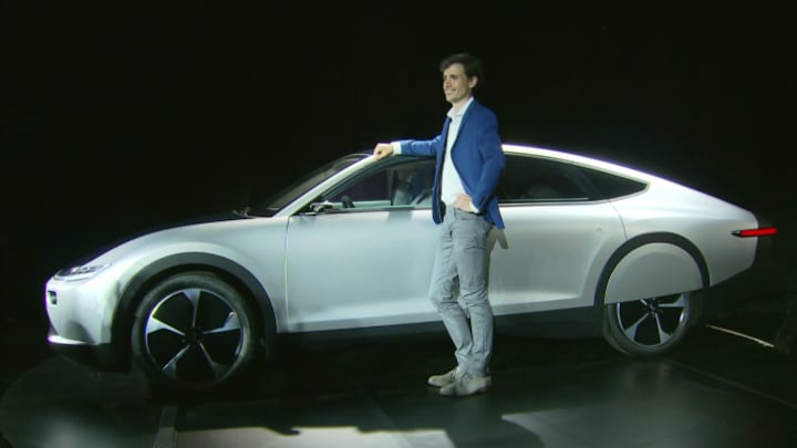 Nederlandse startup wil 100.000 zonneauto's per jaar bouwen