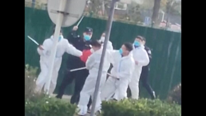 Protesten bij iPhone-fabriek China: beveiliging grijpt hard in