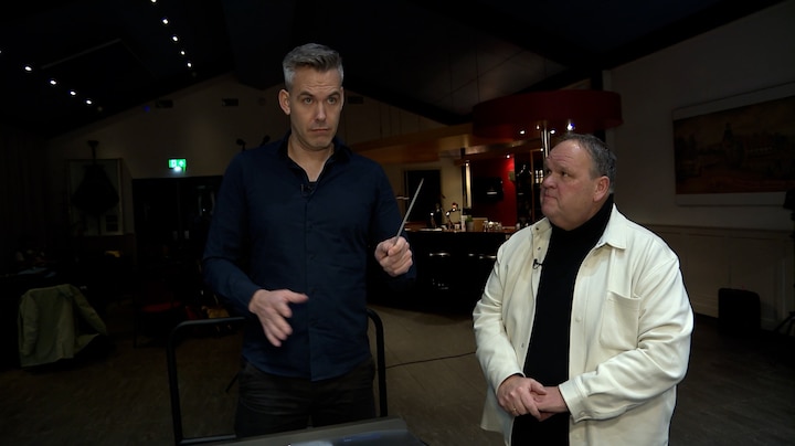 Jamai Loman blijkt een geboren dirigent, kan onze verslaggever het ook?