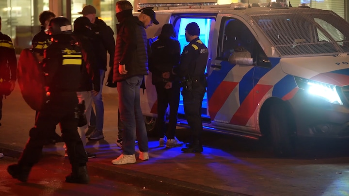 Zwaar vuurwerk en arrestaties: zo ging het gisteravond aan toe bij de anti-azc-demonstraties