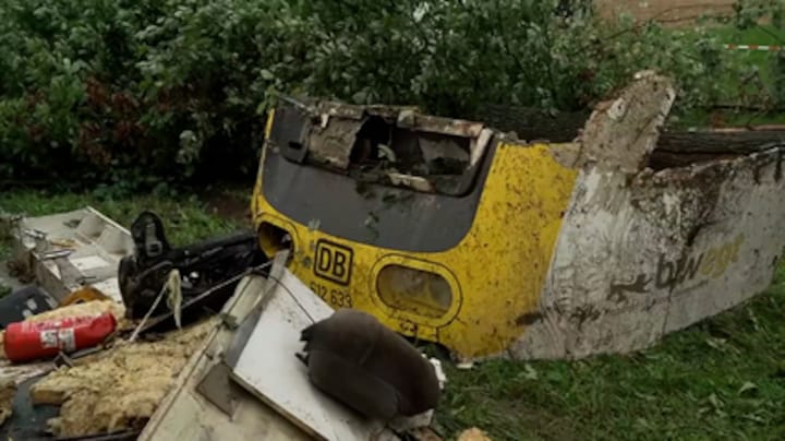 Verslaggever op plek treinongeluk Zuid-Duitsland: 'Je ziet de bloedsporen nog'