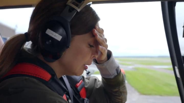 Georgina Verbaan doodsbang in helikopter