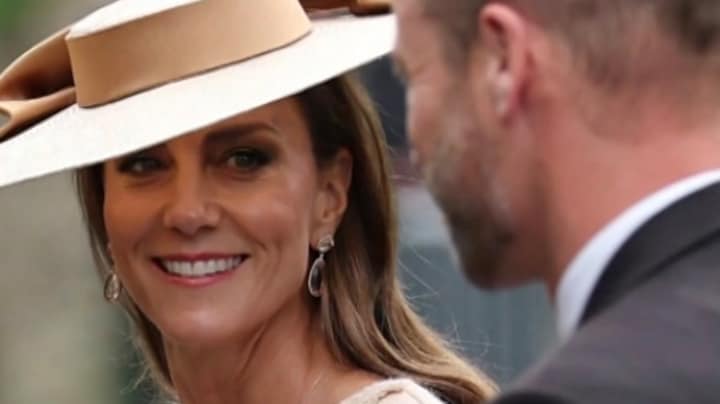 Prinses Kate straalt tijdens intieme bruiloft van Peter Phillips