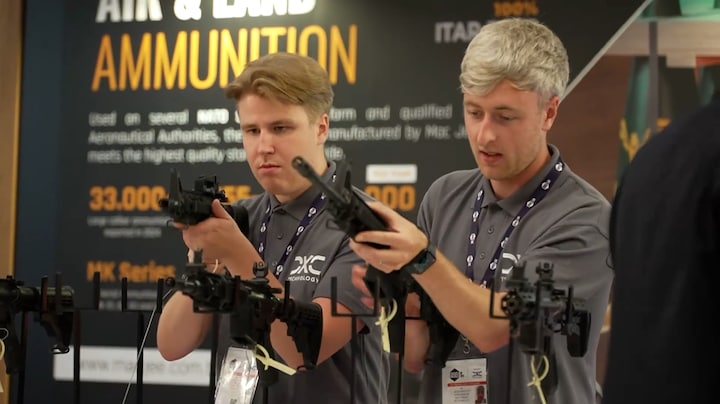 Nederlandse defensiebedrijven op grootste wapenbeurs ter wereld: 'Meer geld in steken'