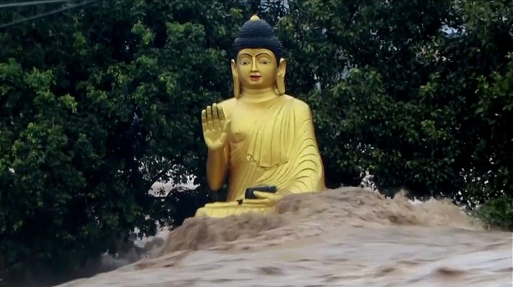 Kolkende rivieren na noodweer: veel doden in India en Nepal