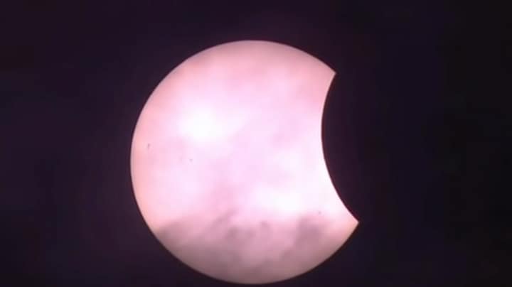 Zonsverduistering begonnen in IJsland 