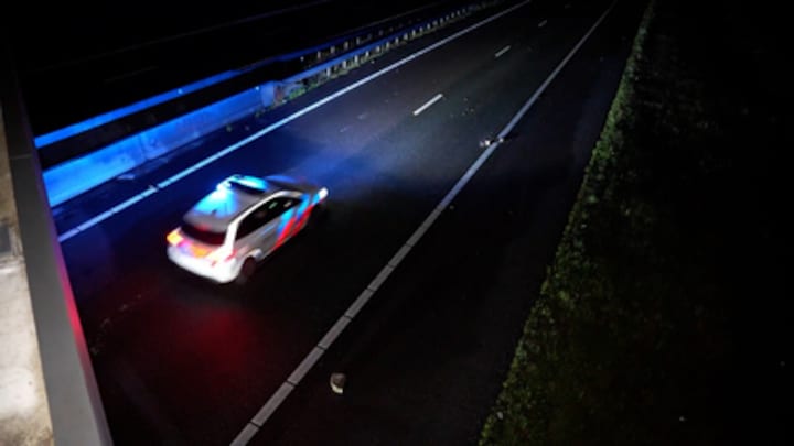 Van vernieling tot poging moord: deze aanklacht dreigt voor persoon die stenen op A1 gooide