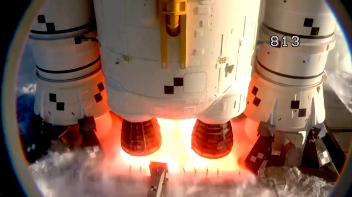 In beeld: eerste maanmissie in ruim 50 jaar succesvol gelanceerd