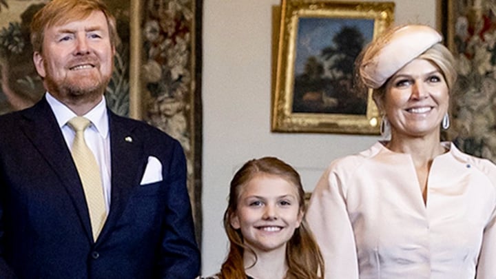 Koning Willem-Alexander bezoekt petekind Estelle in Zweden