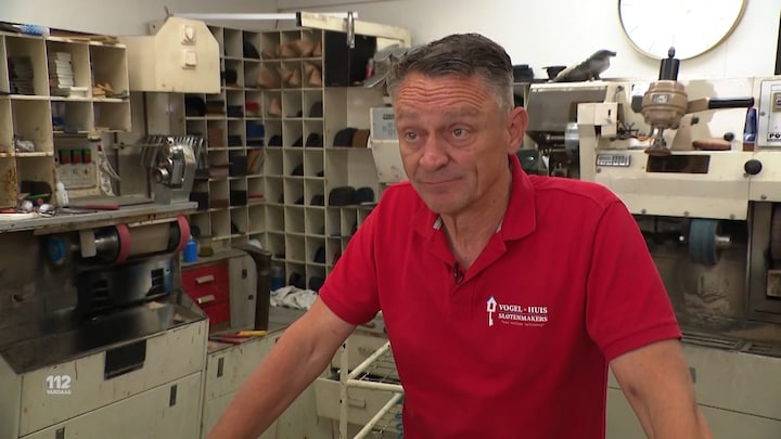 Wie ging er met de kassa van schoenmaker Harold vandoor?!