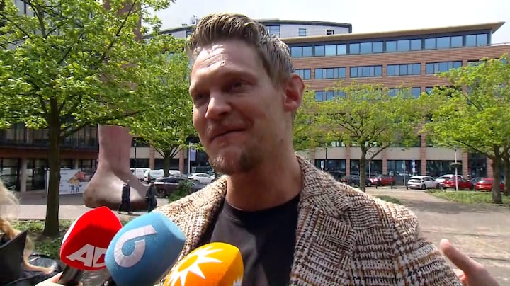Ferry Doedens arriveert bij rechtbank: 'Naar omstandigheden gaat het goed'