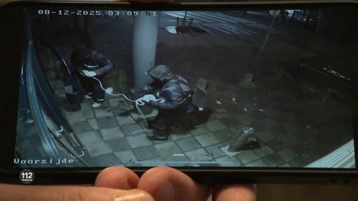 Criminelen gebruiken zwaar geschut voor inbraak bij juwelier in Krommenie