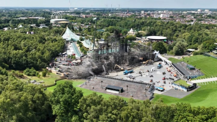 Afbraakwerkzaamheden Tomorrowland-podium nog in volle gang: 'Hopelijk morgen nieuw podium'