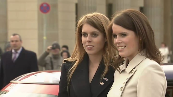 Prinsessen Eugenie en Beatrice slaan uitnodiging koning Charles af
