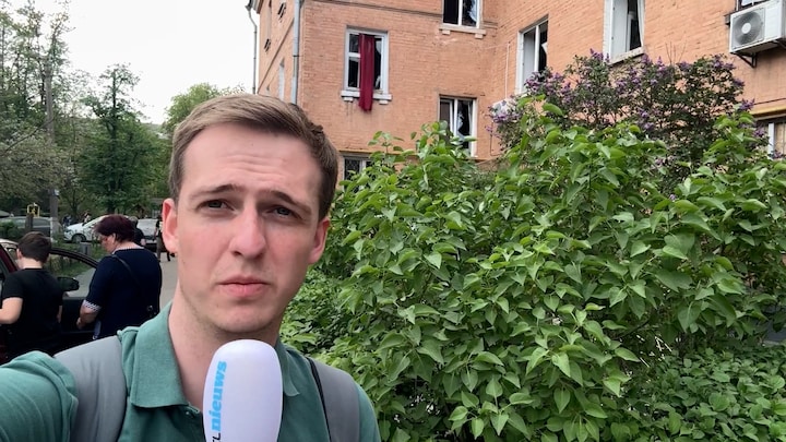 Verslaggever toont ravage bij raketinslag Kyiv: 'Overal zie je verwoesting'