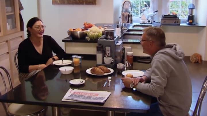 Kus van Karinè zorgt voor rode oortjes bij Illya