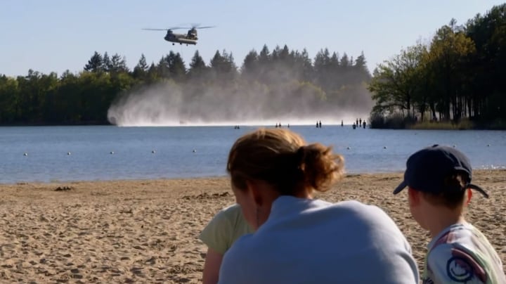 Chinooks ingezet om brand te blussen: 'Vervelend, maar prachtig gezicht'