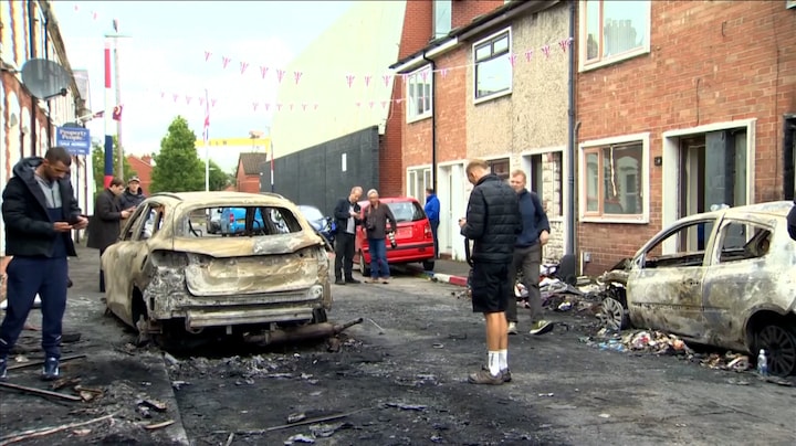 Buurtbewoner geschokt na rellen Belfast: 'Moest via achterdeur vluchten'