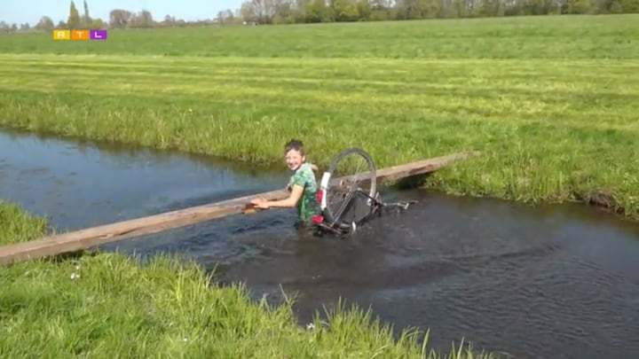Boerenpoldersport: met je fiets over de sloot