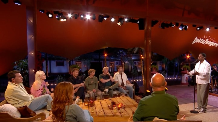 Eerste beelden nieuwe seizoen Beste Zangers: Bente Fokkens in tranen na optreden