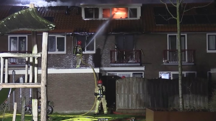 Uitslaande brand in Purmerend na explosie in woning