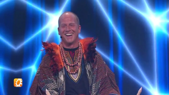 Rintje Ritsma blij als eerste afvaller The Masked Singer