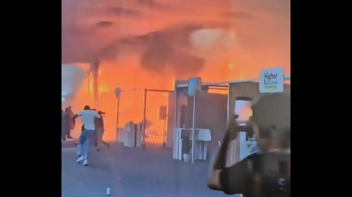 In beeld: brand breekt uit bij klimaattop Brazilië, bezoekers geëvacueerd