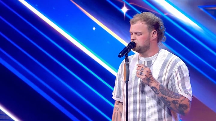 Volendamse Dave verbaast jury met stem